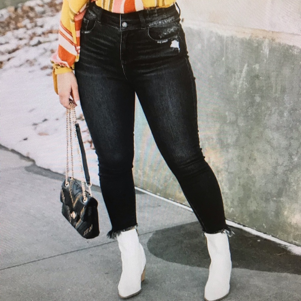 KanCan Signature Kurvy High Rise Ankle Jean